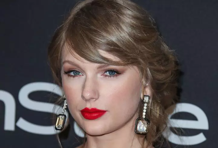 (P) FOREO lansează LUNA 3 pentru împrospătarea, hidratarea și tonifierea tenului tău