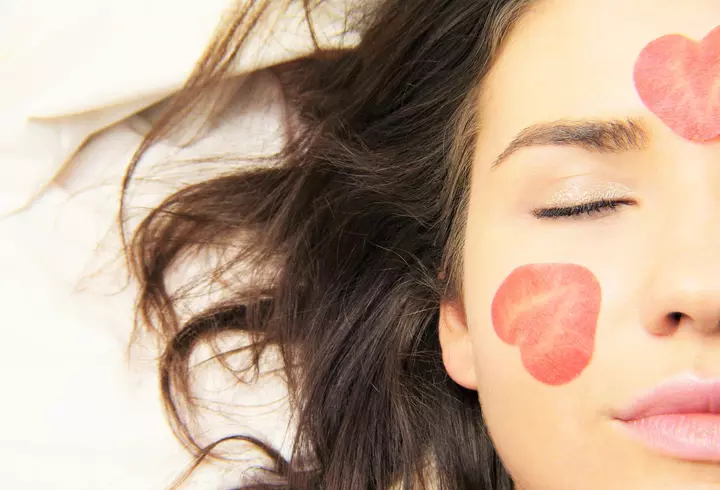 (P) FOREO lansează LUNA 3 pentru împrospătarea, hidratarea și tonifierea tenului tău