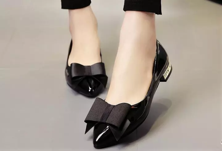 Accesoriile cheie la care vedetele nu renunță în 2019