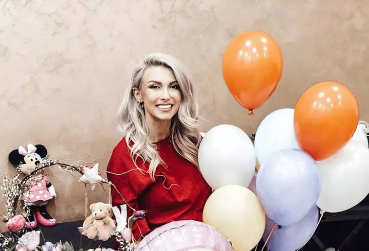 Elena Gheorghe, schimbare de look pentru videoclipul piesei „Turboman”