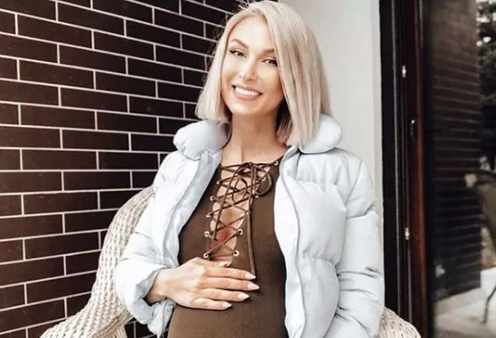 Andreea Bălan, primele declarații din spital. Proaspăta mămică mulțumește medicilor că au salvat-o