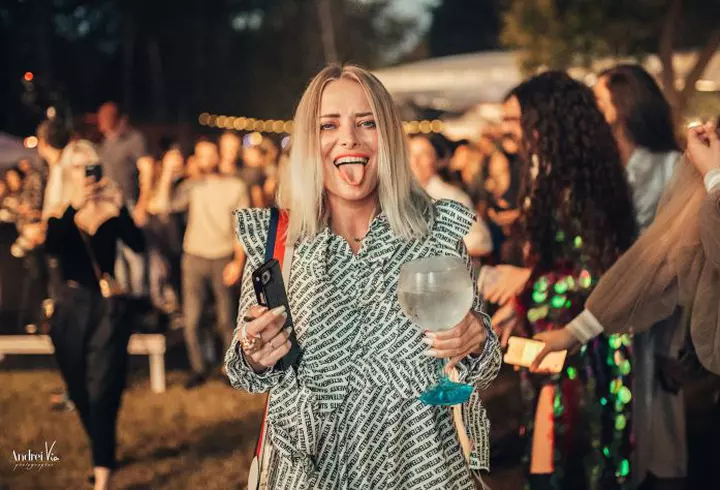 (P) Cinci titluri de carti ale caror subiecte te captiveaza