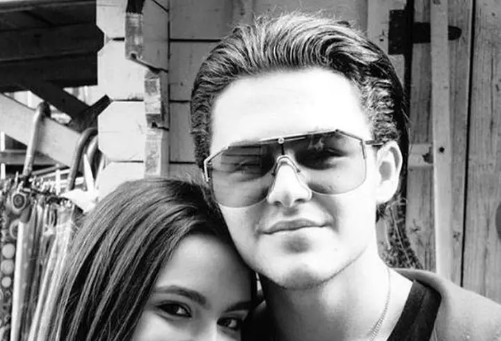 Elena Gheorghe și familia, pictorial EXCLUSIV în VIVA! de aprilie. Povestea nespusă a unei iubiri interzise