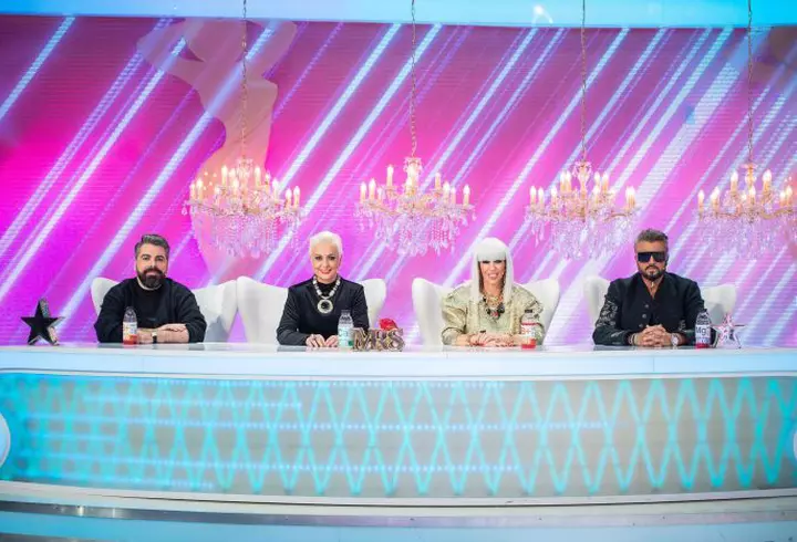 Andreea Bălan, primele declarații din spital. Proaspăta mămică mulțumește medicilor că au salvat-o