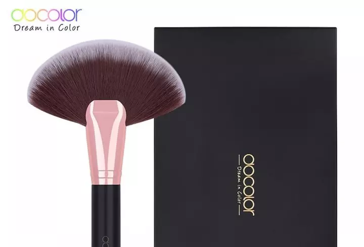 (P) FOREO lansează LUNA 3 pentru împrospătarea, hidratarea și tonifierea tenului tău