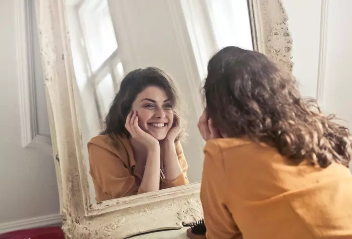 (P) FOREO lansează LUNA 3 pentru împrospătarea, hidratarea și tonifierea tenului tău