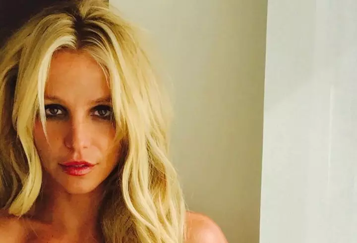 După scandalul monstru, Brigitte l-a mutat pe fiul ei, Robert Sfăt, în casa soacrei. Florin Pastramă i-a pus toată vila la dipoziție