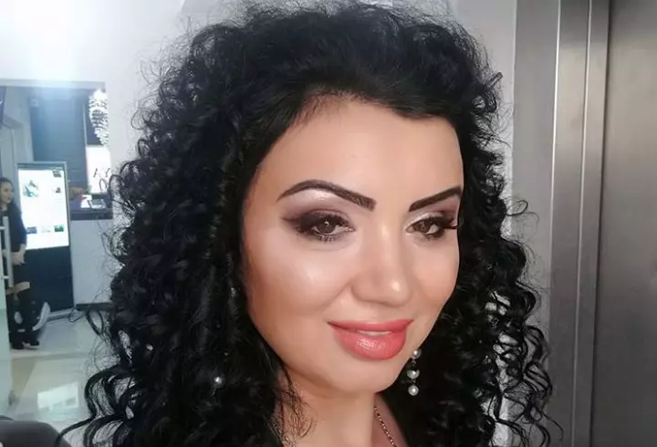 Cine este Izabela Stress, cel mai de succes român pe YouTube! Câștigă 40.000 de dolari pe zi din videoclipuri în care face slime!