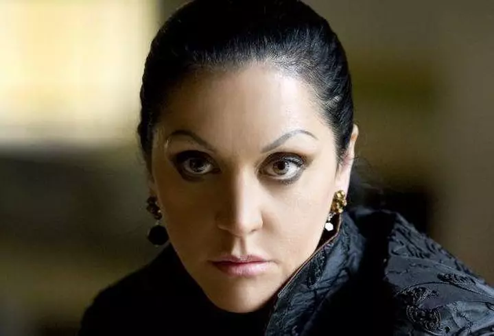 Cristina Spătar iubește din nou: „Toate fetele au un iubit, eu de ce să nu am?”