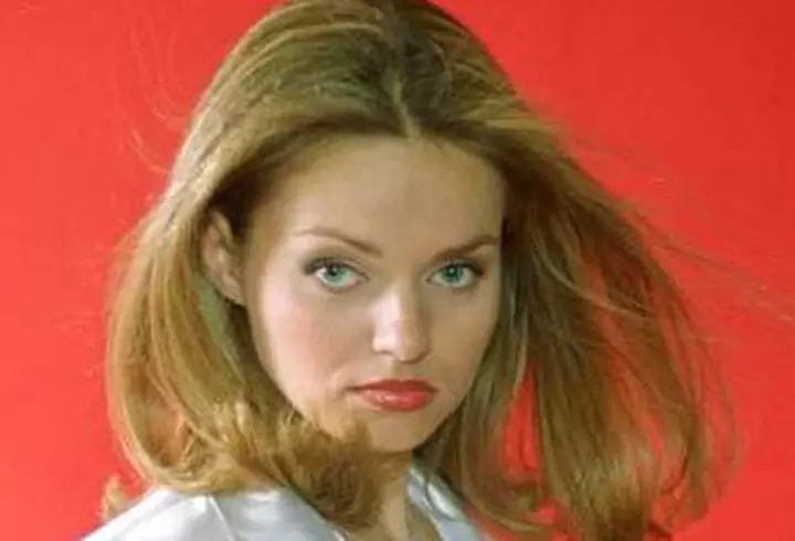 Cine este Izabela Stress, cel mai de succes român pe YouTube! Câștigă 40.000 de dolari pe zi din videoclipuri în care face slime!