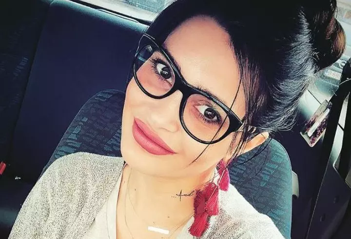 Cine este Izabela Stress, cel mai de succes român pe YouTube! Câștigă 40.000 de dolari pe zi din videoclipuri în care face slime!