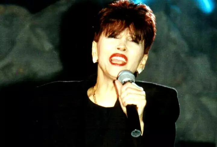 Ce semnificație are numele celui de-al șaselea copil al Ancăi Serea. Viitoarea mămică este însărcinată în 6 luni și va avea o fetiță