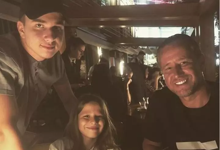 Maestrul Gheorghe Zamfir are o soție cu 44 de ani mai tânără! Cum arată partenera lui acum!