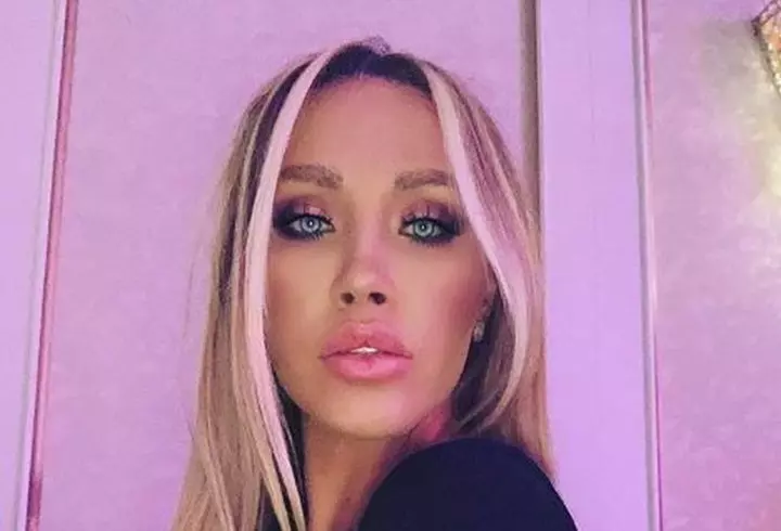 Cine este Izabela Stress, cel mai de succes român pe YouTube! Câștigă 40.000 de dolari pe zi din videoclipuri în care face slime!