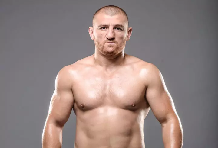 Cristina Spătar iubește din nou: „Toate fetele au un iubit, eu de ce să nu am?”