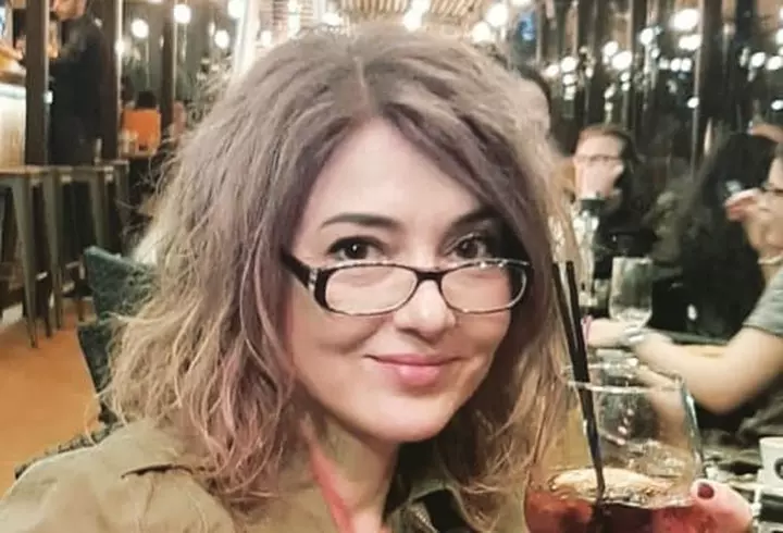 La 42 de ani, Mihaela Cernea, blonda din trupa Class, arată mai bine decât în tinereţe. Parcă ar fi sora copiiilor săi!