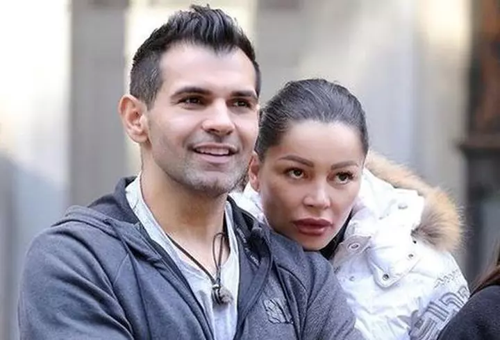 Ce familie frumoasă are Dana Nălbaru! Cântăreața are 3 copii cu Dragoș Bucur, însă fata cea mare arată de parcă i-ar fi soră!