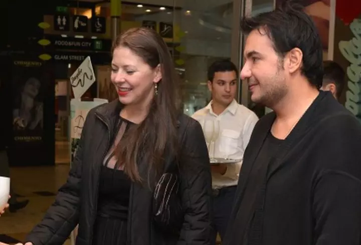 Ce familie frumoasă are Dana Nălbaru! Cântăreața are 3 copii cu Dragoș Bucur, însă fata cea mare arată de parcă i-ar fi soră!