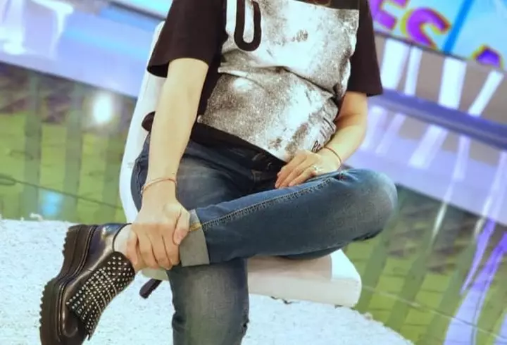 La 42 de ani, Mihaela Cernea, blonda din trupa Class, arată mai bine decât în tinereţe. Parcă ar fi sora copiiilor săi!