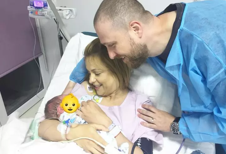 La 42 de ani, Mihaela Cernea, blonda din trupa Class, arată mai bine decât în tinereţe. Parcă ar fi sora copiiilor săi!