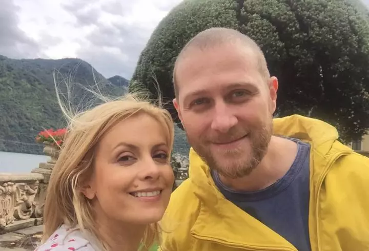 Lidia Buble a prins buchetul. Artista a fost fără Răzvan Simion la nunta surorii ei