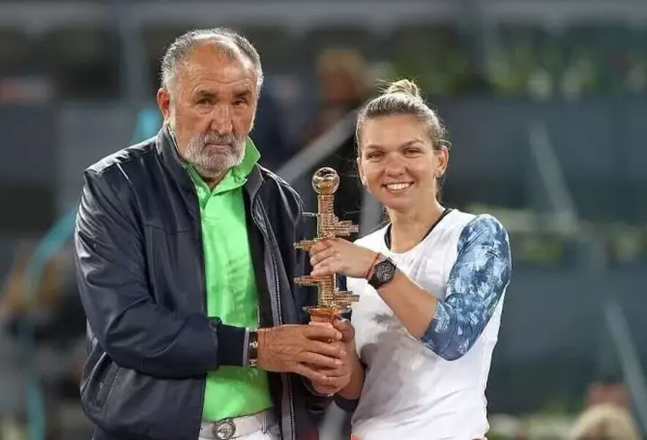 Lidia Buble a prins buchetul. Artista a fost fără Răzvan Simion la nunta surorii ei