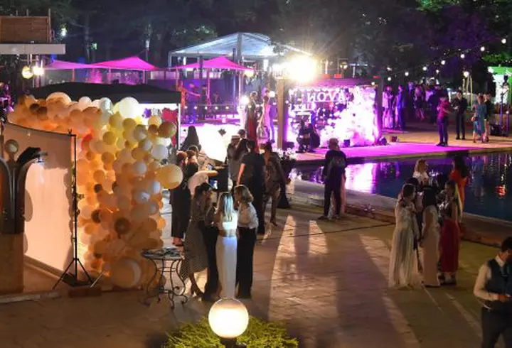 Ruxi, ținută mega excentrică la petrecerea VIVA! Outfitul ei a atras toate privirile