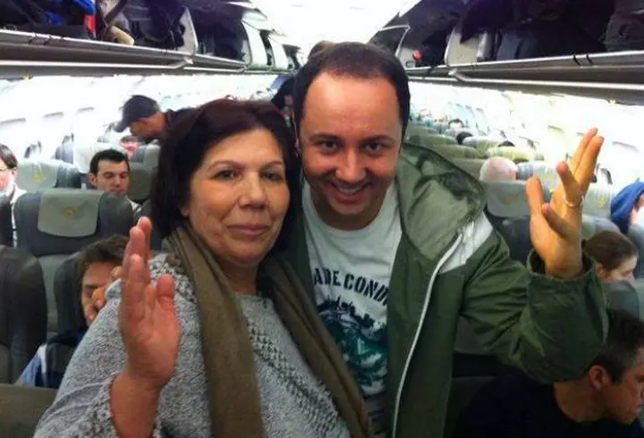 La 42 de ani, Mihaela Cernea, blonda din trupa Class, arată mai bine decât în tinereţe. Parcă ar fi sora copiiilor săi!