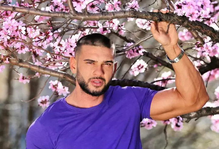 Nicoleta Voica e prima vedetă din România, care și-a pus silicoane, în urmă cu 30 de ani. / Mesajul cântăreței de muzică populară pentru tinerele care vor sâni mai mari