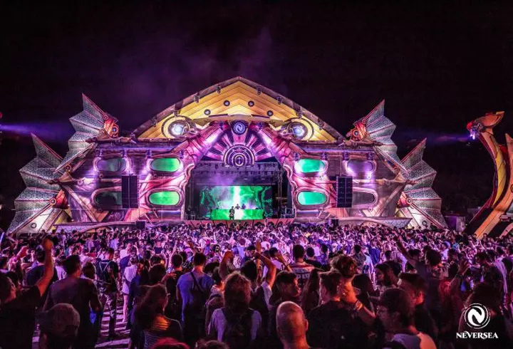 Tyga și Black Eyed Peas vin la Neversea 2020! S-a anunțat primul val de artiști