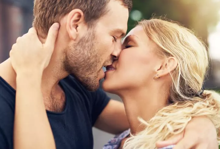 Atracția pentru natură dusă la extrem! 2 fetișuri sexuale cu insecte și copaci