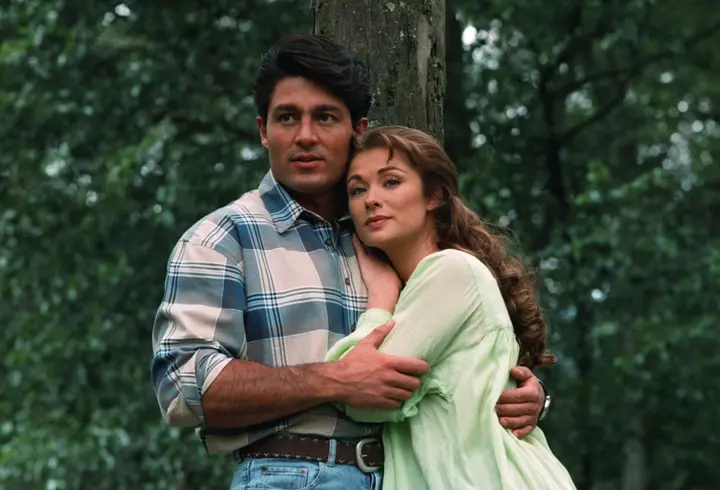 Cum a început povestea de dragoste dintre Gică Hagi și soția sa, cu care e căsătorit de 24 de ani: ”Eram studentă în anul II și venea să mă ia de la facultate”