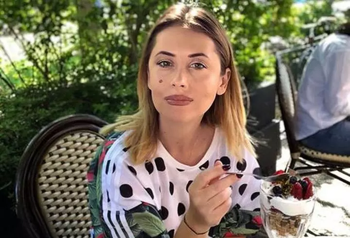 TOP 3 exerciții pentru picioare sexy, pe care să le faci acasă