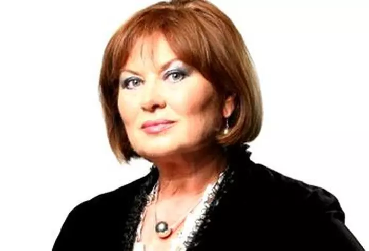 TOP 3 exerciții pentru picioare sexy, pe care să le faci acasă