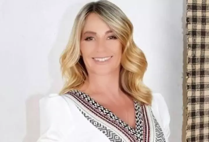 TOP 3 exerciții pentru picioare sexy, pe care să le faci acasă