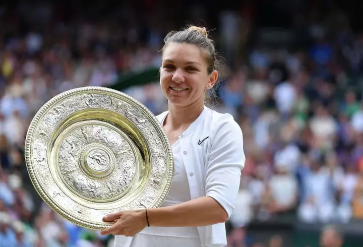 Mama Antoniei a împlinit 51 de ani. Cum arată cea mai sexy bunică din showbiz