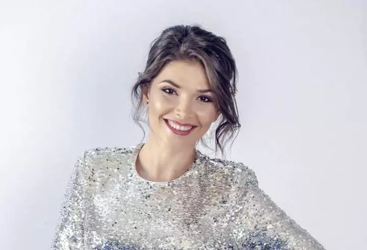 Mama Antoniei a împlinit 51 de ani. Cum arată cea mai sexy bunică din showbiz