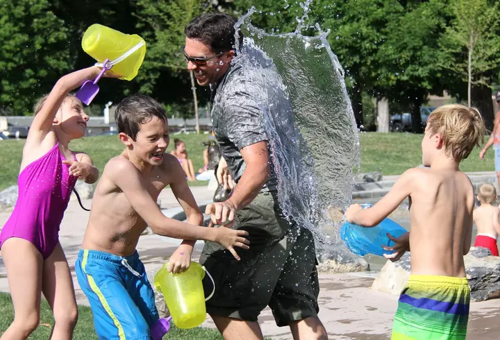 Îl ții ascuns de ochii tuturor? De ce o relație secretă este atât de incitantă