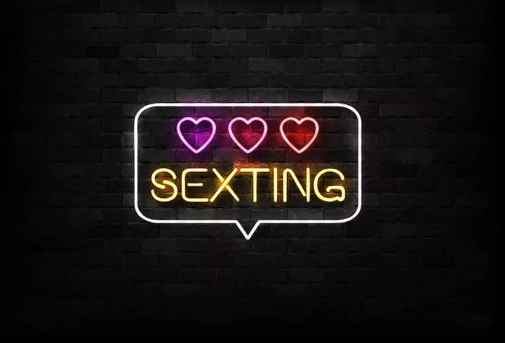 Atracția pentru natură dusă la extrem! 2 fetișuri sexuale cu insecte și copaci