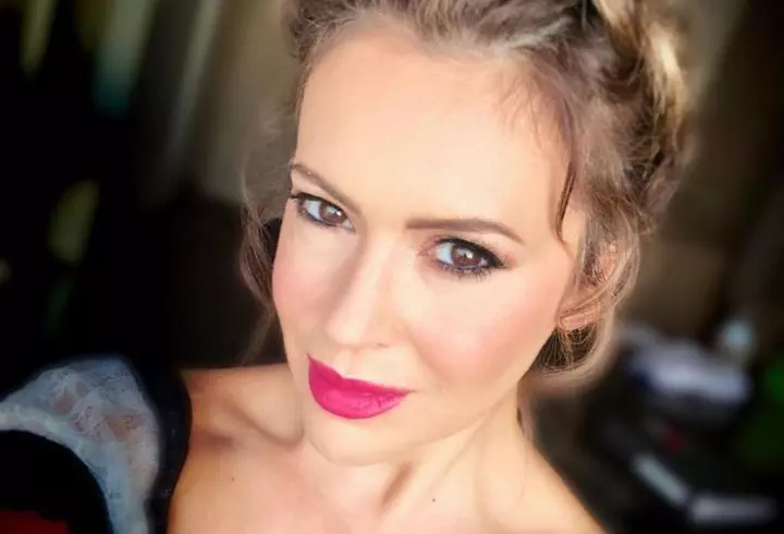 Ce a făcut Simona Pătruleasa cu rochia de mireasă. A dat pe ea 12.000 de euro, în anul 2008, și a fost superbă!