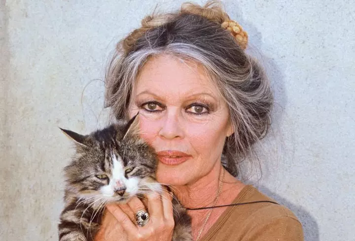 Bianca Roman, fostă ispită la "Insula Iubirii", s-a înscris în partidul lui Victor Ponta. Vrea o carieră în politică