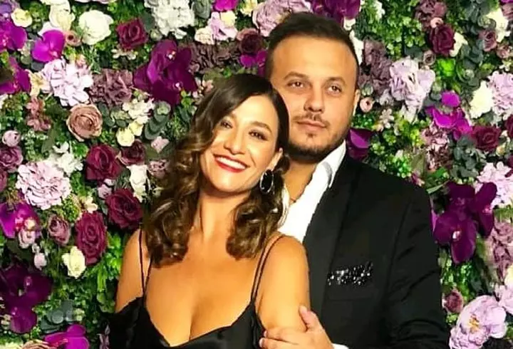 Ce a făcut Simona Pătruleasa cu rochia de mireasă. A dat pe ea 12.000 de euro, în anul 2008, și a fost superbă!