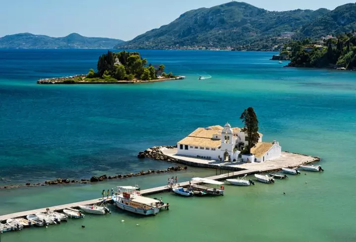 (P) Zile de vară cu distracție și voie bună, în Skiathos