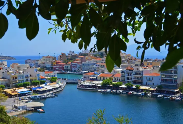 (P) Zile de vară cu distracție și voie bună, în Skiathos