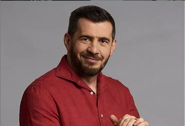 Cântărețul Raoul, 200 de zile de închisoare! Partenerul de scenă al Mirabelei Dauer e certat cu legea...