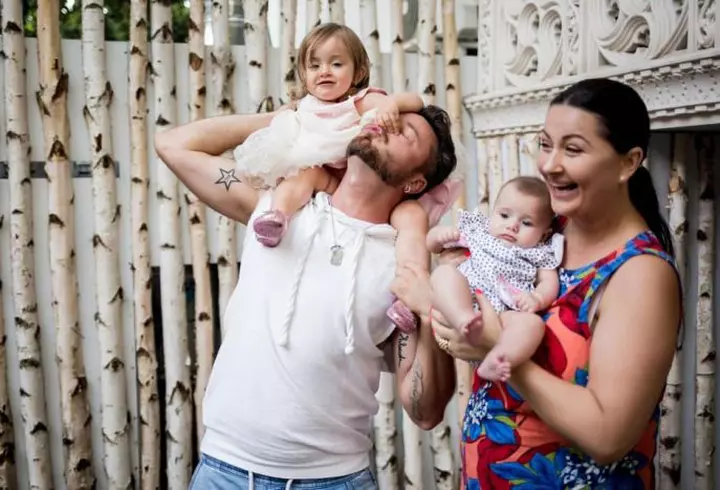 Ce a făcut Simona Pătruleasa cu rochia de mireasă. A dat pe ea 12.000 de euro, în anul 2008, și a fost superbă!