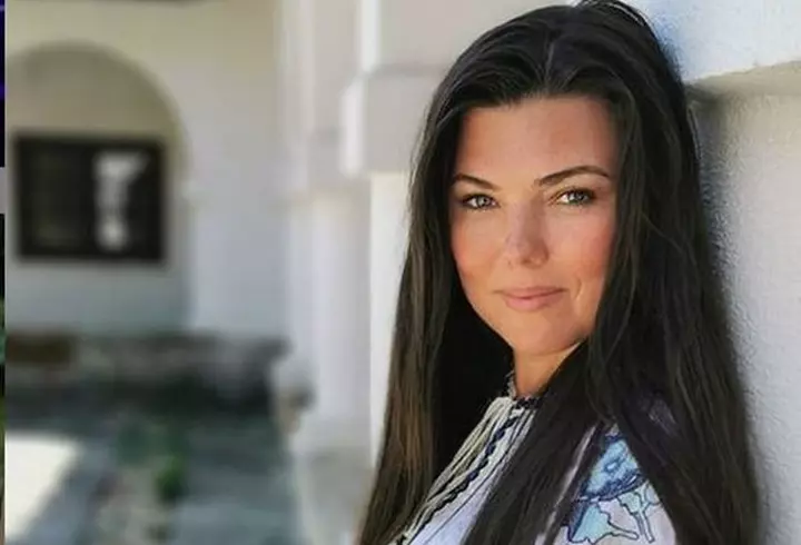 Ce a făcut Simona Pătruleasa cu rochia de mireasă. A dat pe ea 12.000 de euro, în anul 2008, și a fost superbă!