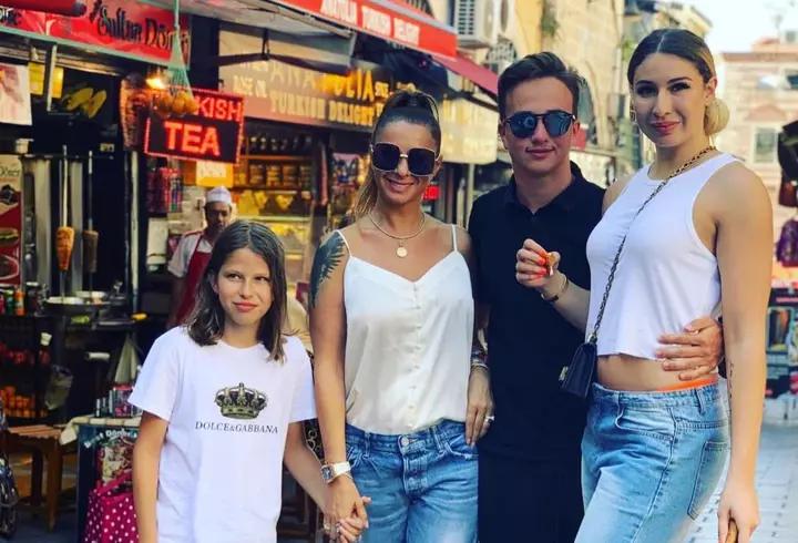 Andreea Esca și Mario Fresh, POZA care arată cum se înțeleg, de fapt, mama-soacră și viitorul ginere. Fanii au rămas mască!