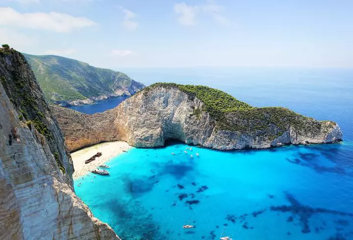 (P) Zile de vară cu distracție și voie bună, în Skiathos