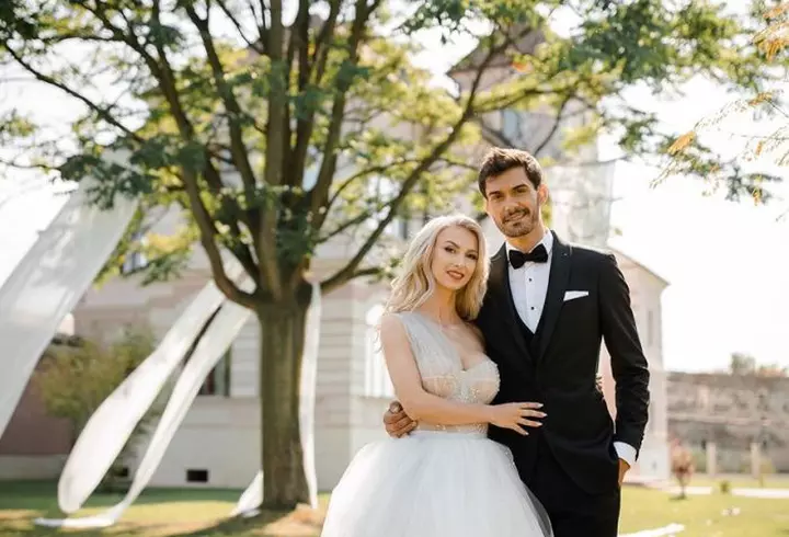 Silvana Rîciu se mărită astăzi, la un an după divorţ. Primele poze cu artista de muzică populară în rochie de mireasă